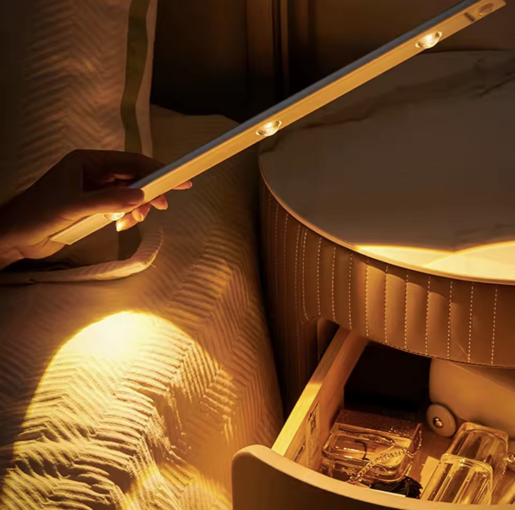 LUZ LED CON SENSOR DE MOVIMIENTO